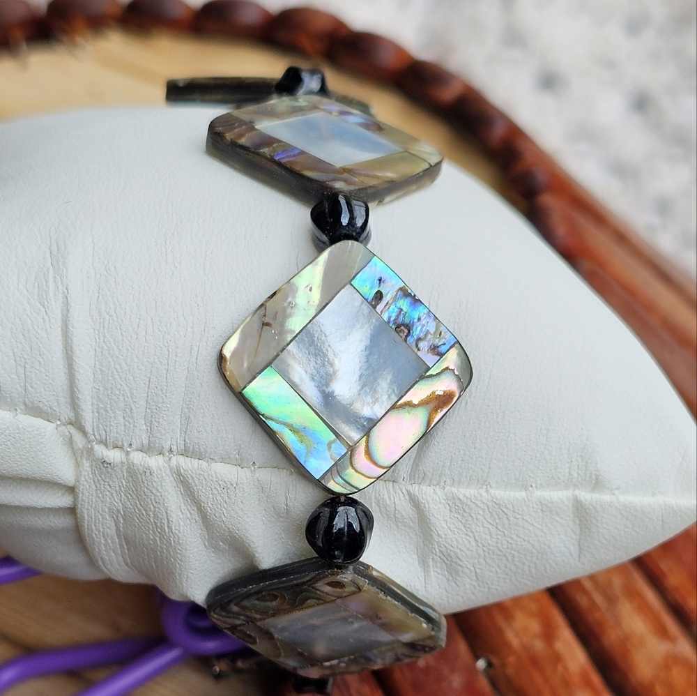 Abalone shell & mother-o pearl handmade bracelet - Picture 3 of 6